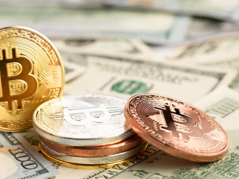 «بتكوين» تتداول أعلى 40 ألف دولار