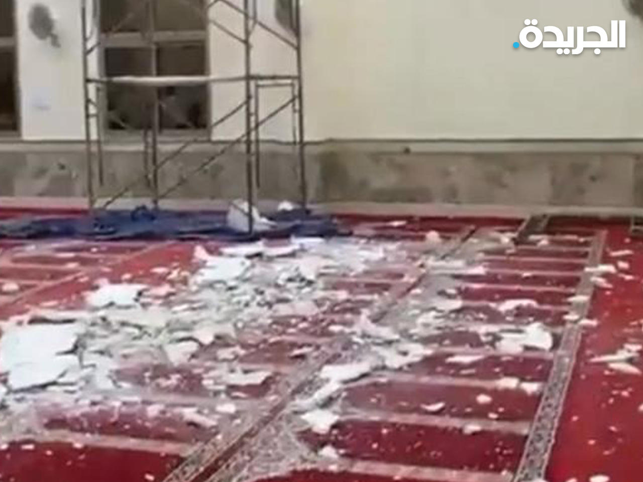 سقوط أجزاء من ديكور سقف مسجد الزبن