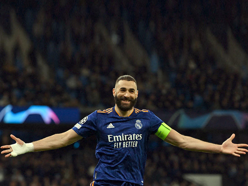 نجم وقائد ريال مدريد الإسباني كريم بنزيمة، 