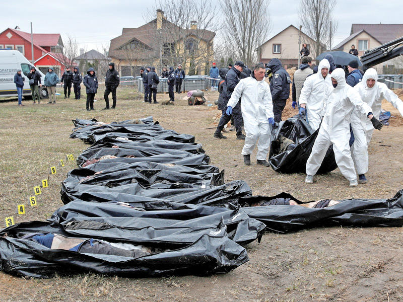 من جرائم حرب الجيش الروسي في أوكرانيا العثور على 300 جثة لمدنيين في «بوتشا»