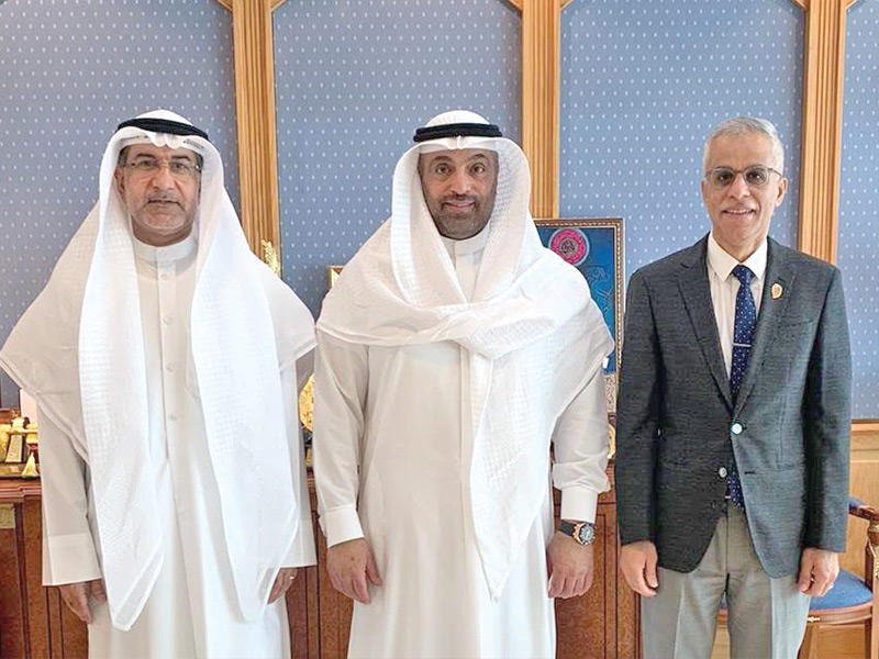  الأمين العام للمجلس الوطني للثقافة والفنون والآداب بالإنابة د. عيسى الأنصاري ومدير جامعة الكويت د. يوسف الرومي