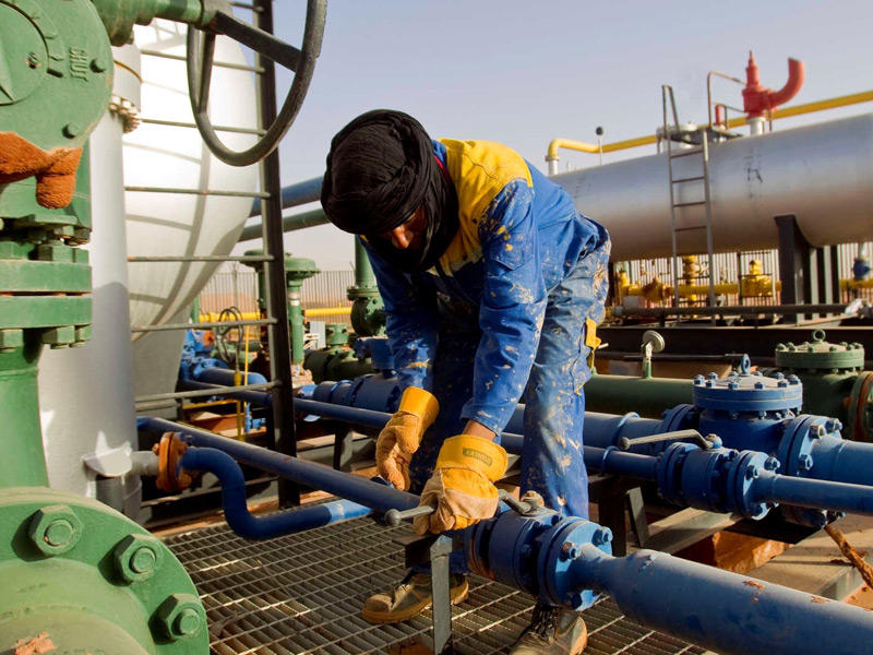 الجزائر تحذر إسبانيا من تصدير الغاز للمغرب