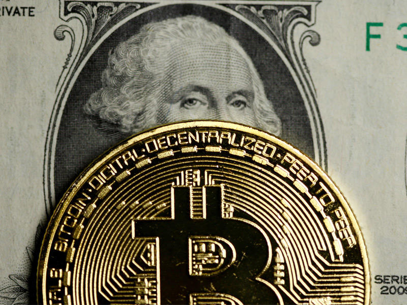 البتكوين ترتفع أكثر من 2%