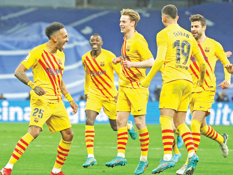 لاعبو برشلونة خلال مباراة سابقة