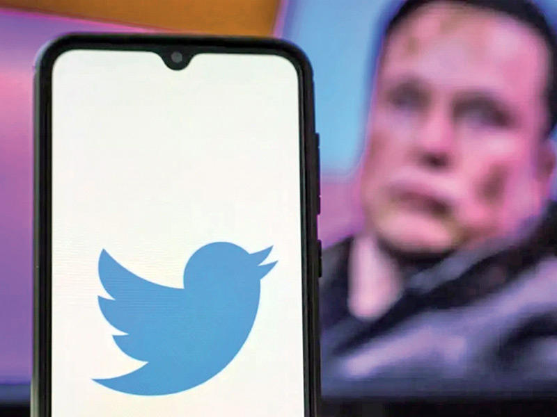 الرئيس التنفيذي لشركة تسلا إيلون ماسك باع أسهماً في شركة تصنيع السيارات الكهربائية