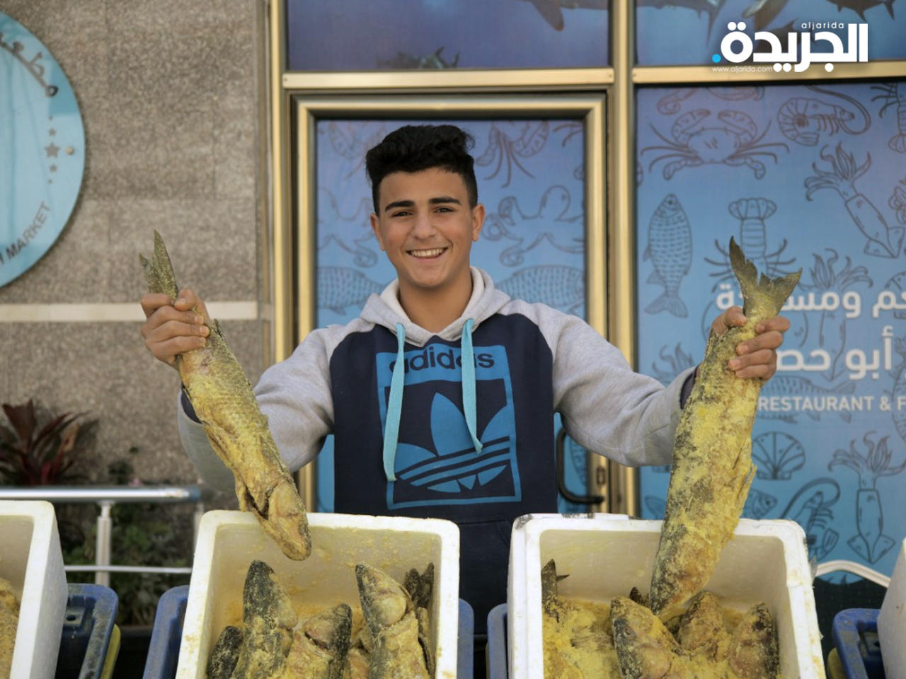 الفلسطينيون يستعدون لعيد الفطر بـ «الكعك» و«الفسيخ»