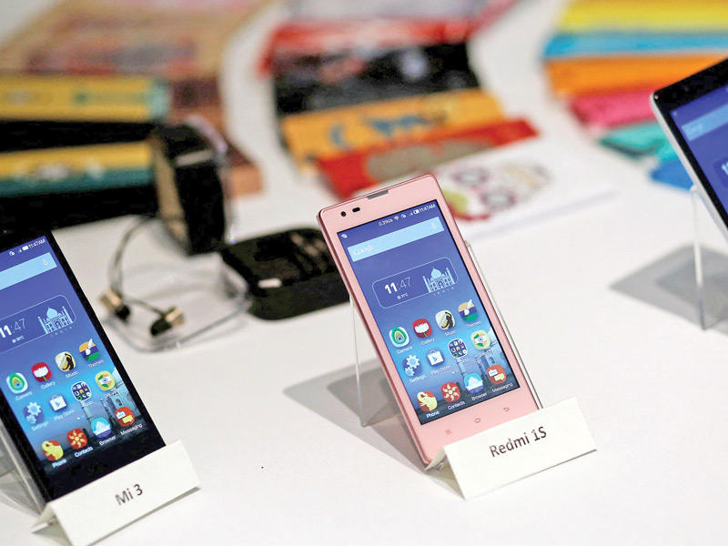 المجموعة الصينية العملاقة لصناعة الهواتف الذكية حوّلت أموالا إلى الخارج بطريقة «غير قانونية»