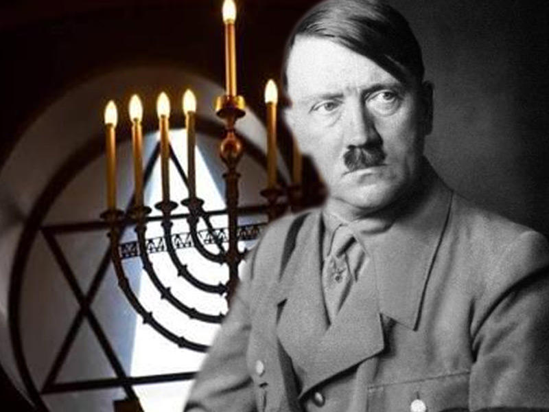 الزعيم النازي هتلر 