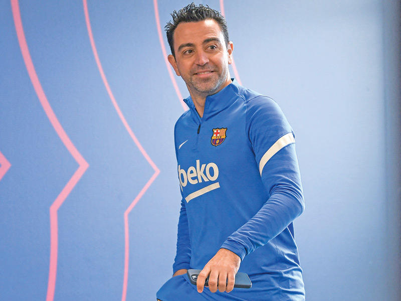  المدير الفني لبرشلونة تشافي هرنانديز