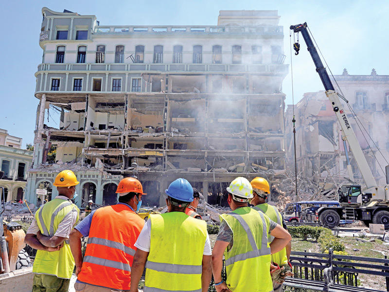 انفجار لفندق ساراتوغا الشهير