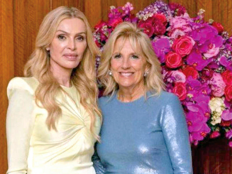 السيدة الأميركية الأولى وحرم السفير الكويتي خلال المناسبة