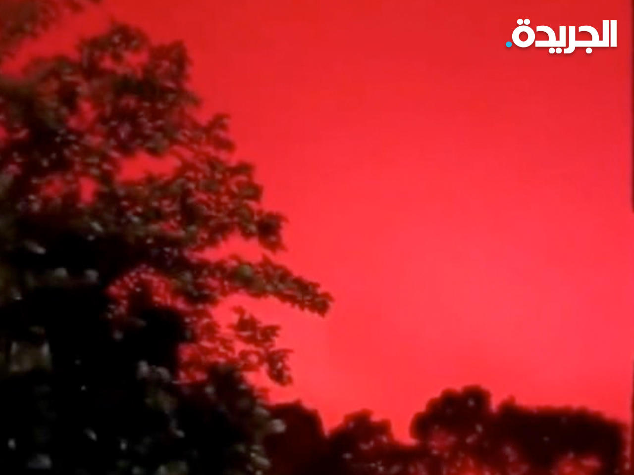 السماء باللون الأحمر كما بدت في مدينة تشوشان الصينية