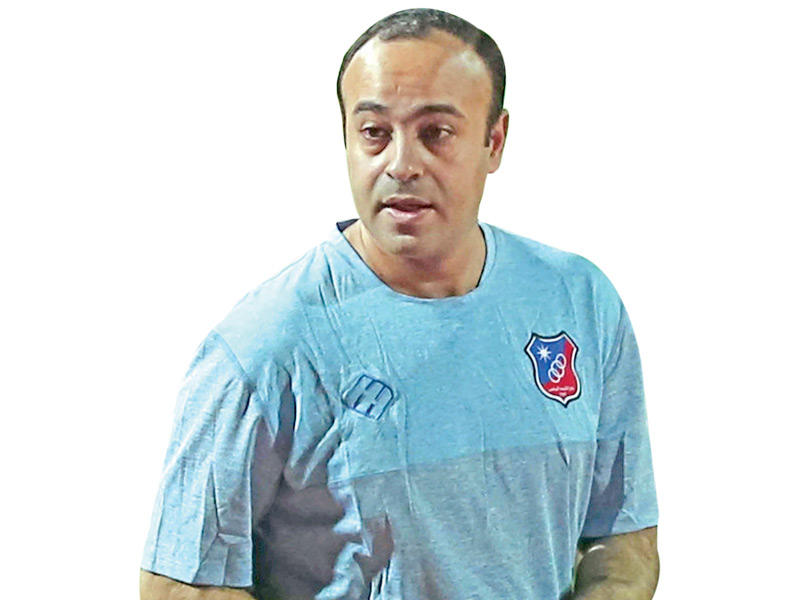  نائب رئيس جهاز الكرة عادل عقلة