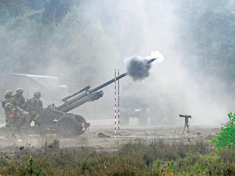 جانب من مناورات الناتو في ألمانيا (رويترز)