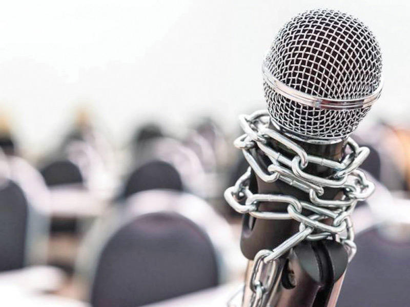 طرد الصحافيين ظاهرة تتنامى في الجمعيات العمومية