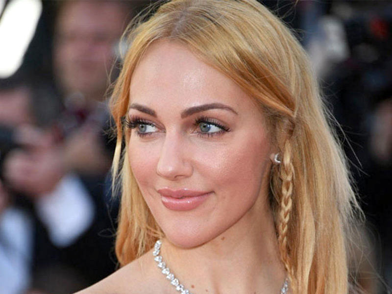  النجمة التركية ​مريم أوزرلي