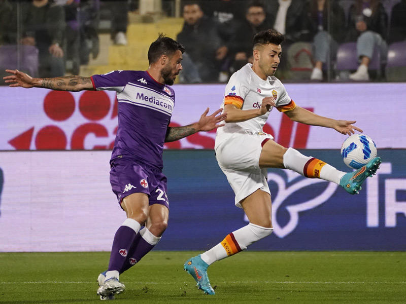  شعراوي و فينوتي  يتنافسان  للحصول على الكرة