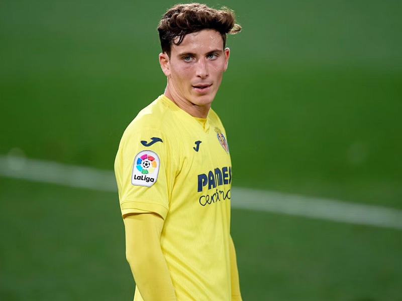 مدافع فياريال الإسباني باو توريس