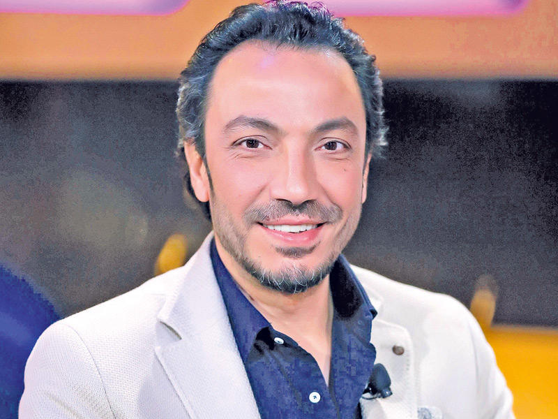 الفنان طارق لطفي