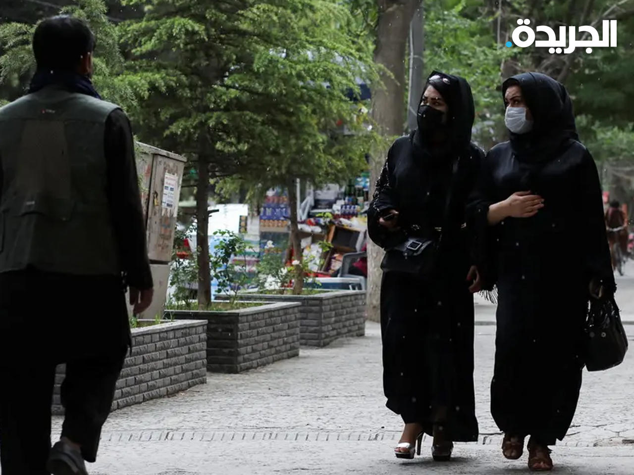 طالبان تمنع جلوس النساء والرجال في المطاعم