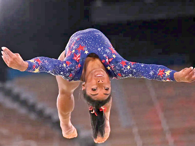 لاعبة الجمباز الأولمبية سيمون بايلز