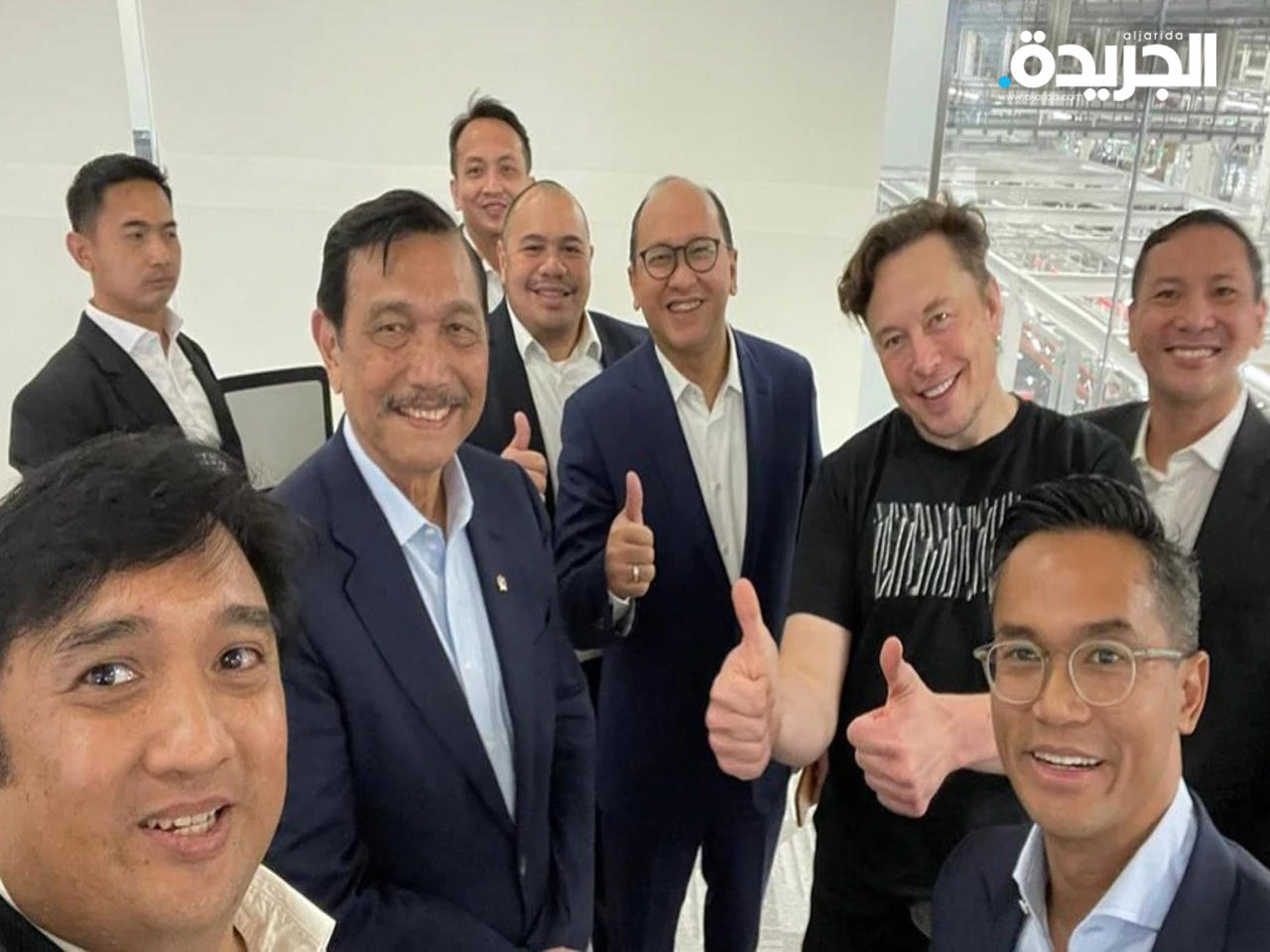 مع الرئيس الإندونيسي جوكو ويدودو في مصنع الصواريخ