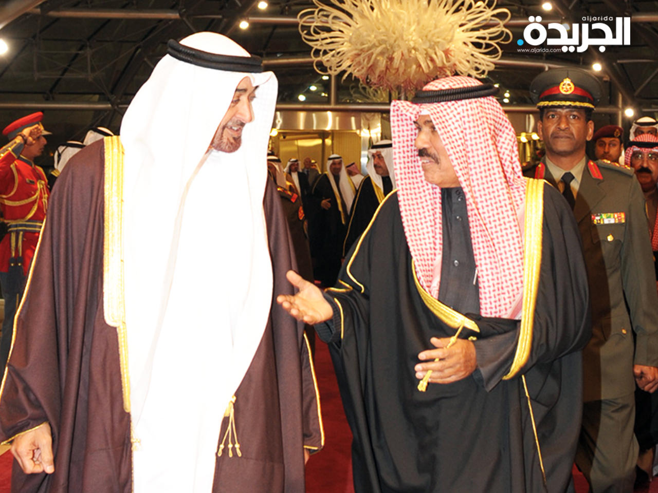 سمو الأمير الشيخ نواف الأحمد ومحمد بن زايد في لقاء سابق