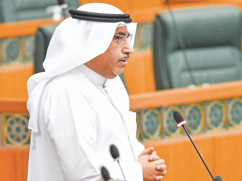 نائب رئيس مجلس الوزراء وزير النفط وزير الكهرباء والماء والطاقة المتجددة د. محمد الفارس 