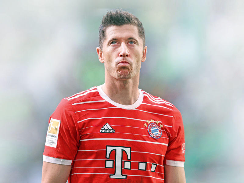  المهاجم الدولي البولندي روبرت ليفاندوفسكي