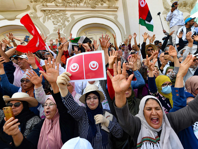 جانب من مظاهرات المعارضين للرئيس التونسي