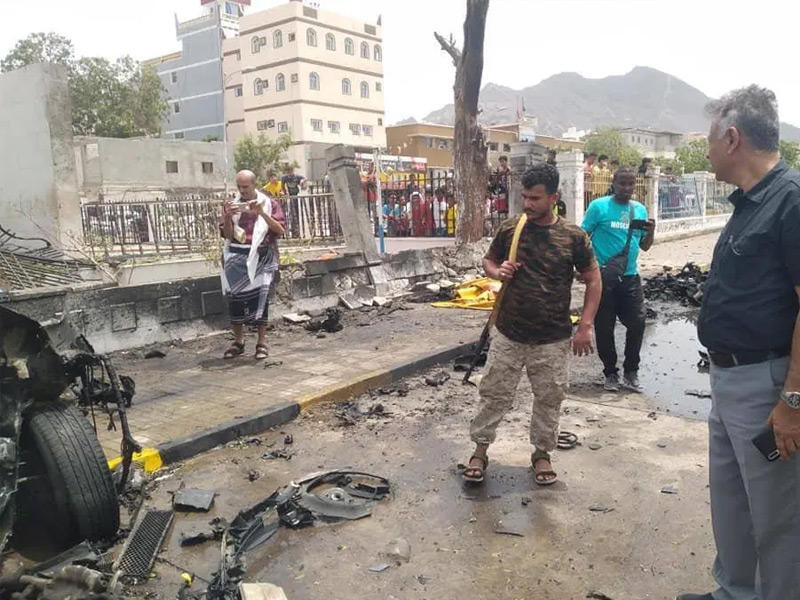 موقع استهداف الموكب قرب مركز شرطة مديرية المعلا بعدن