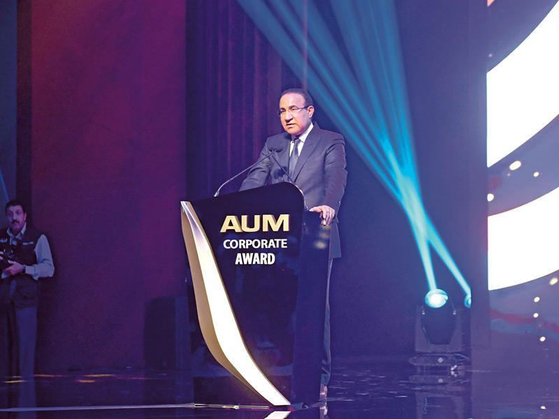 فهد العثمان متحدثاً خلال الحفل