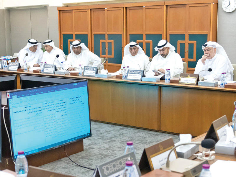 اللجنة المشتركة بين «التشريعية» و«القانونية» و«المالية» في اجتماع سابق