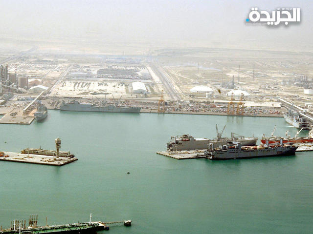 الغبار يوقف حركة الملاحة البحرية في البلاد