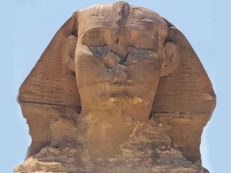  تمثال أبوالهول نائماً