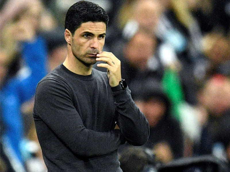  المدير الفني لفريق أرسنال ميكيل أرتيتا