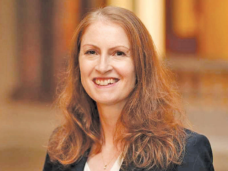 سفيرة المملكة المتحدة لدى الكويت بليندا لويس 