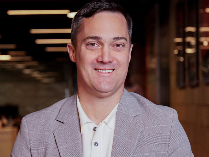  الرئيس التنفيذي لشركة فيرجن موبايل الكويت جانين بنوا