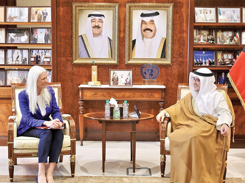 وزير الخارجية خلال لقائه مع الوزيرة أماندا ميلينغ أمس