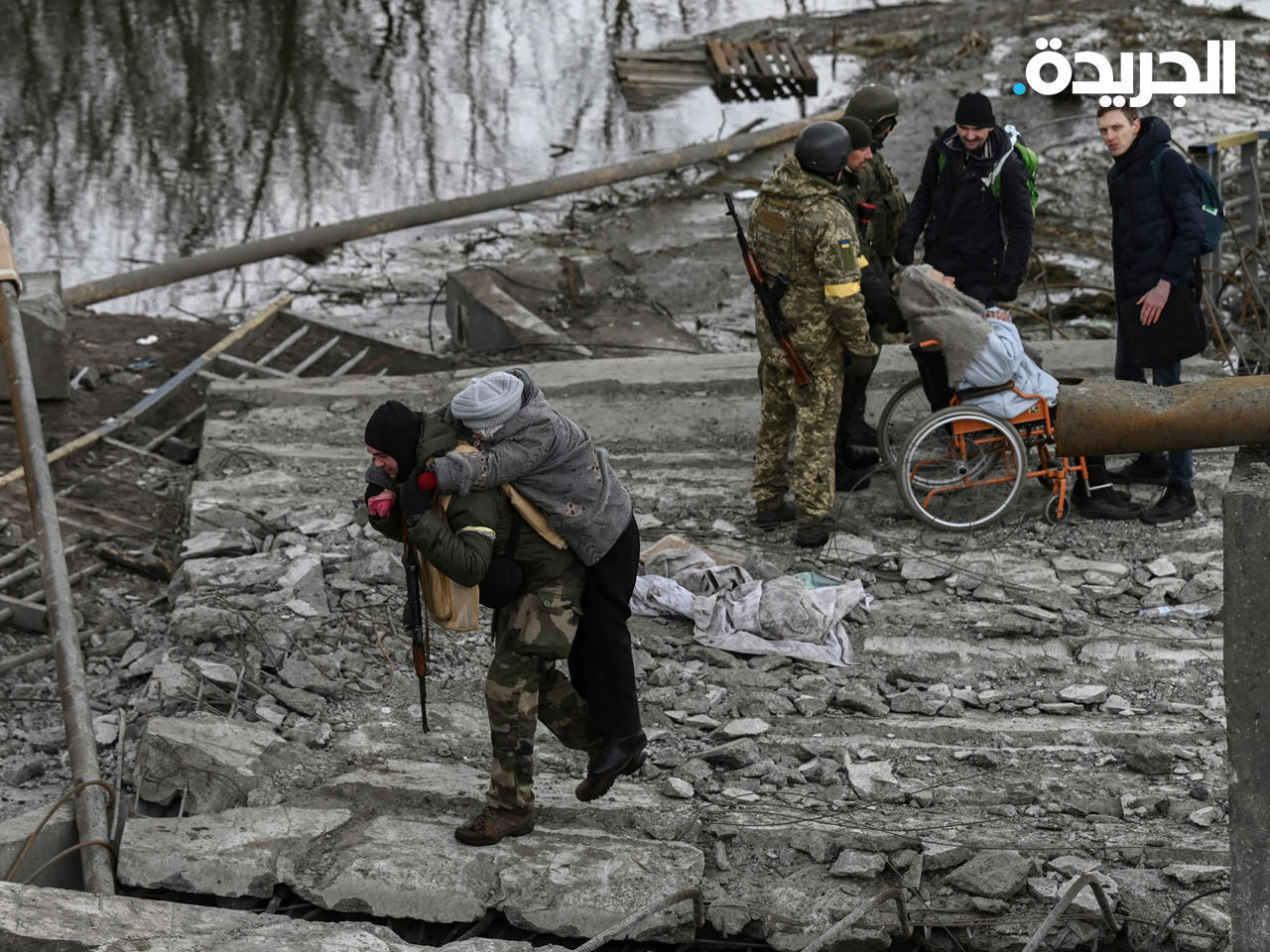 جنود أوكران محاصرون في ماريوبول يستسلمون للروس