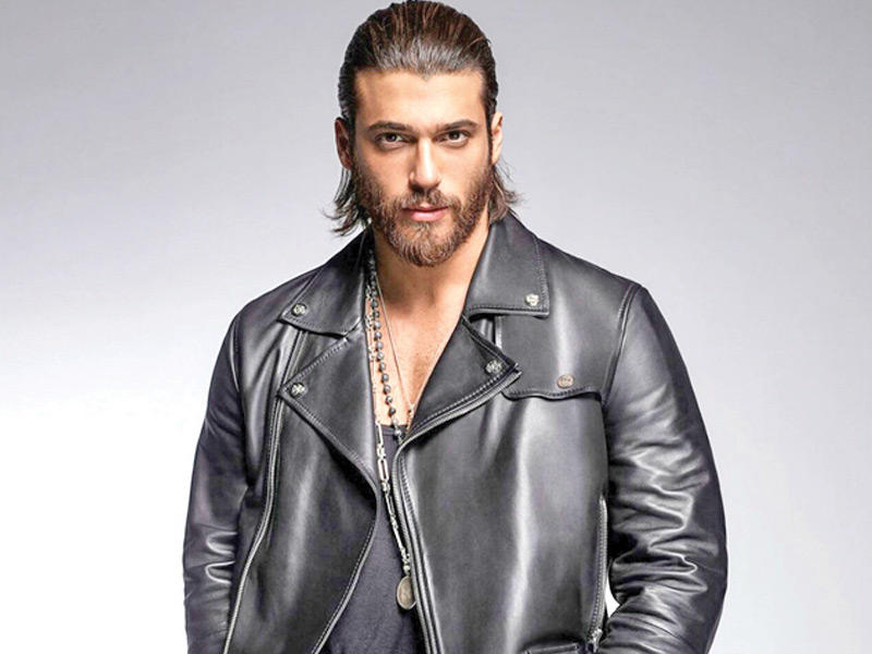  الممثل التركي ​جان يامان