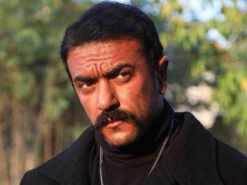 الفنان أحمد العوضي