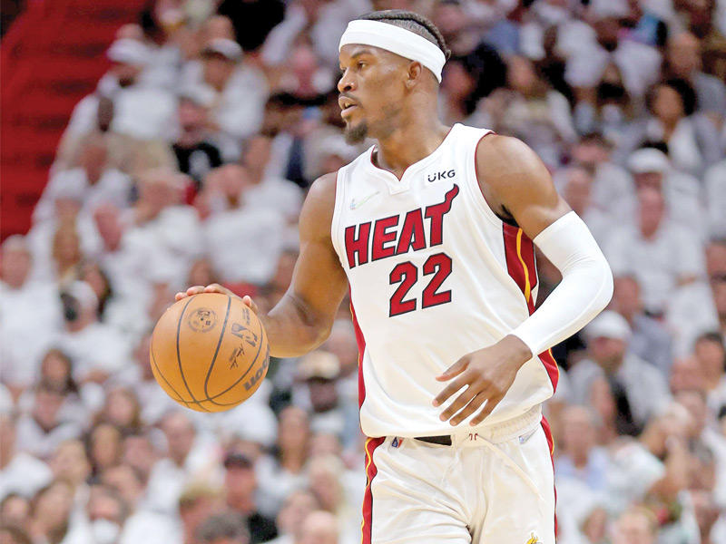 نجم ميامي جيمي باتلر 