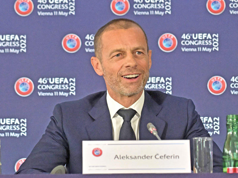  رئيس الاتحاد الأوروبي لكرة القدم ألكسندر تشيفرين