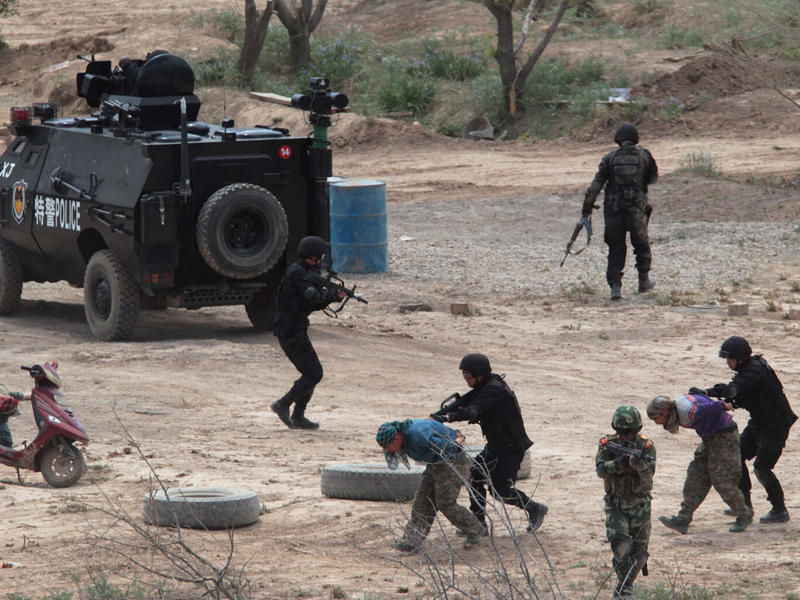 اشتباكات بين قوات الامن وجماعة مسلحة