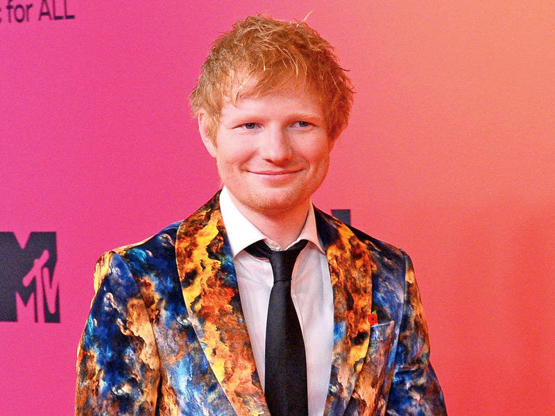  المغني وكاتب الأغاني الشهير إد شيران