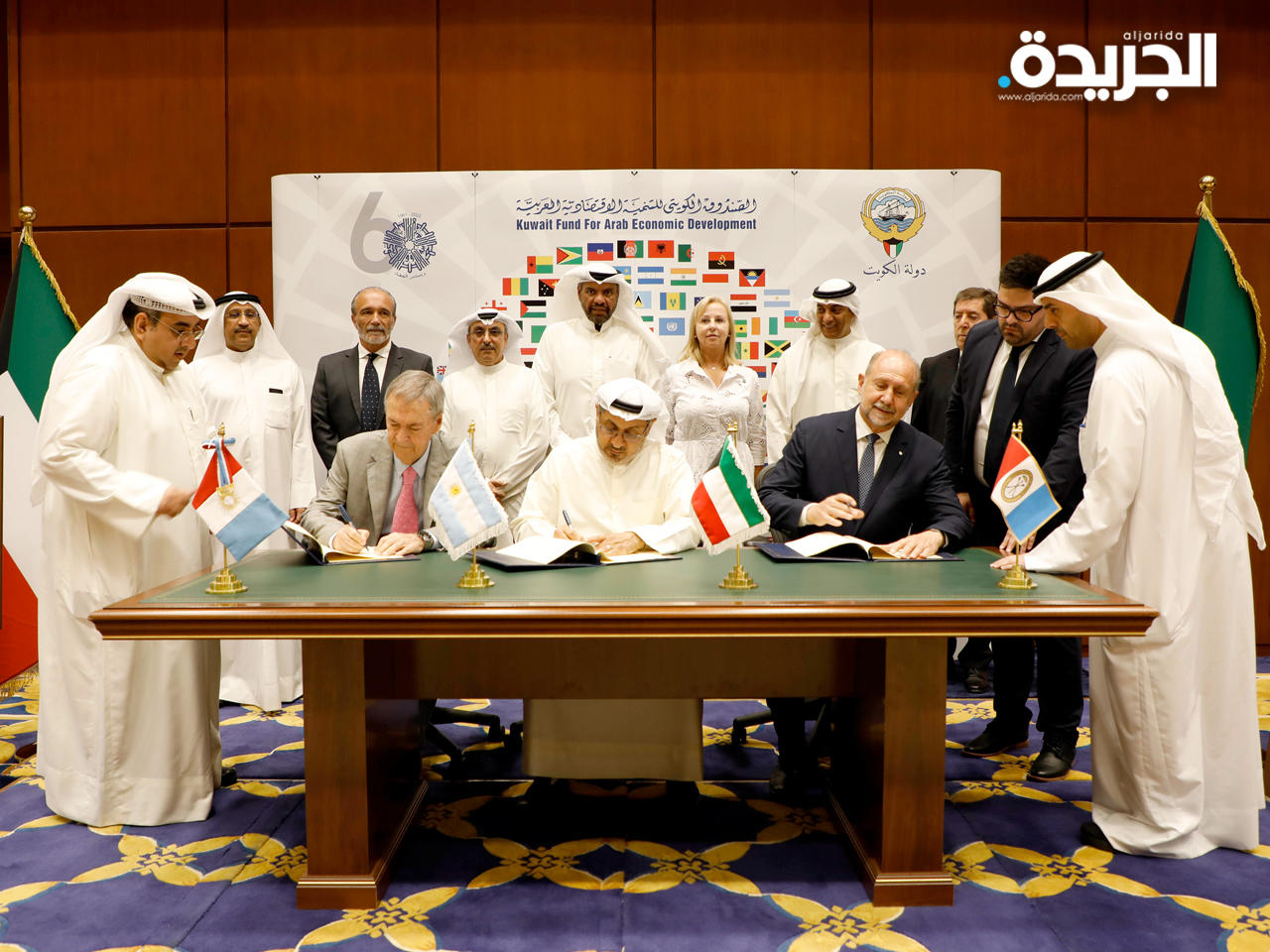 جانب من توقيع الاتفاقية