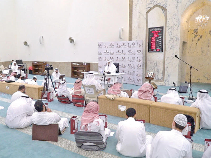 د. عثمان الخميس في احد محاضراته في دورة ورثة الأنبياء