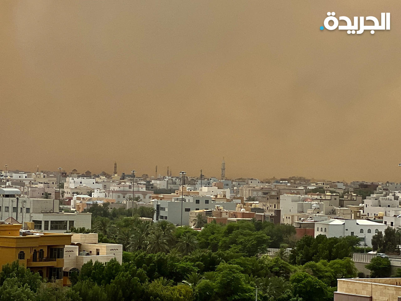 الغبار يلف مدينة الكويت
