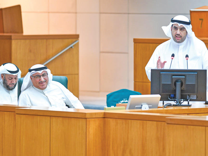  وزير المالية وزير الدولة للشؤون الاقتصادية عبدالوهاب الرشيد في جلسة سابقة لمجلس الأمة